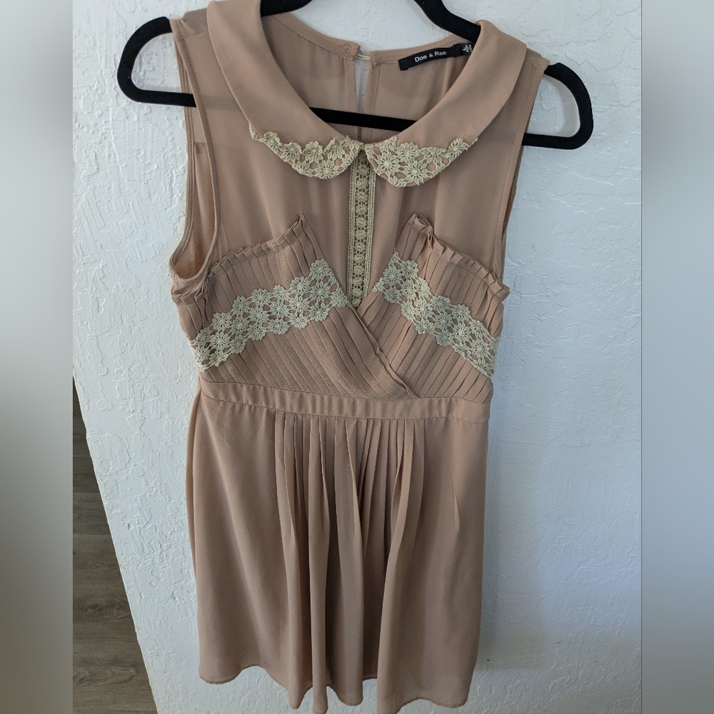 Doe & Rae Beige Lace Trim Peter Pan Collar Dress – Size Large